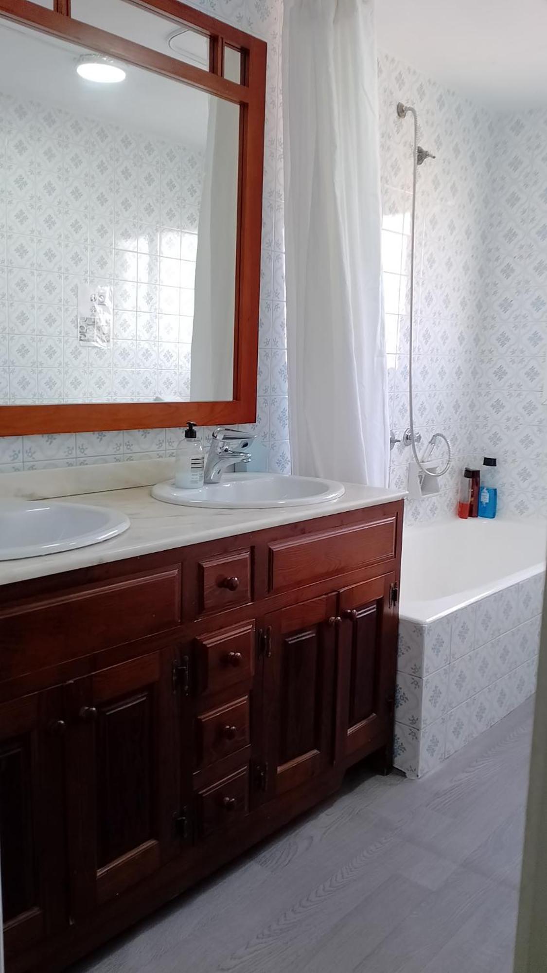 Habitacion Privada Centro Malaga Cerca Tren Maria Zambrano Y Playa Muy Buena Conexion Wifi Bilik gambar