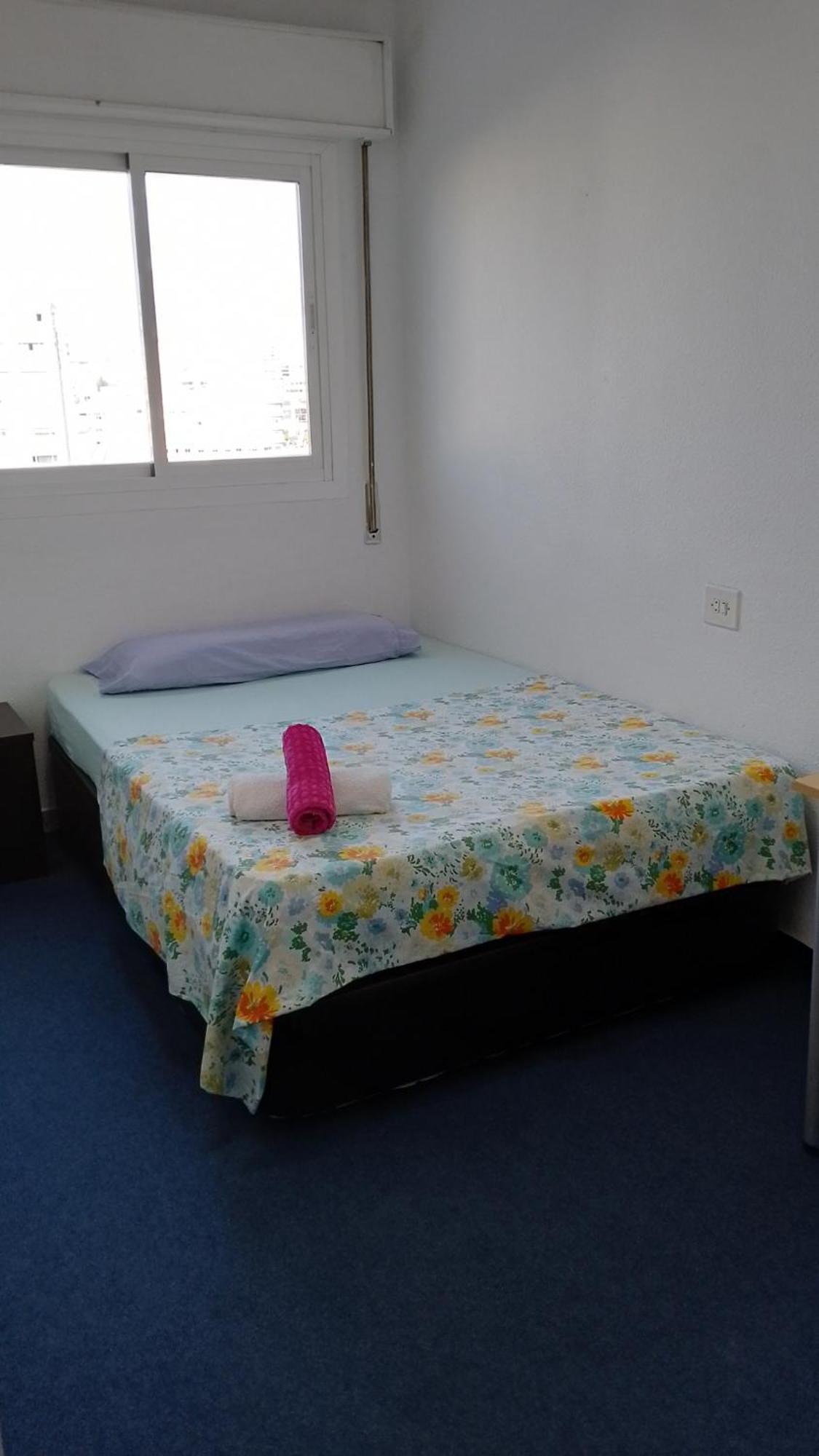 Habitacion Privada Centro Malaga Cerca Tren Maria Zambrano Y Playa Muy Buena Conexion Wifi Luaran gambar