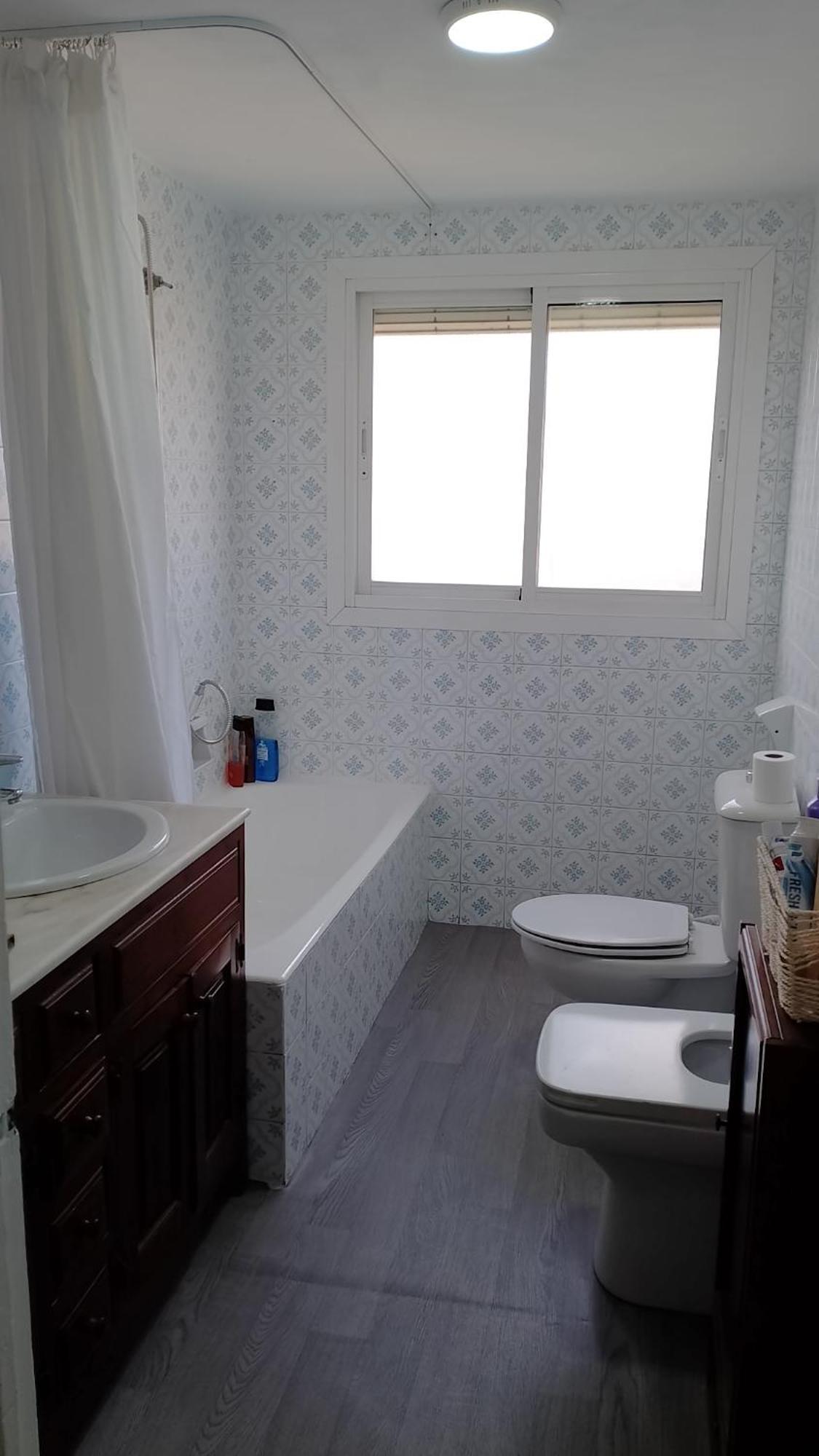 Habitacion Privada Centro Malaga Cerca Tren Maria Zambrano Y Playa Muy Buena Conexion Wifi Luaran gambar
