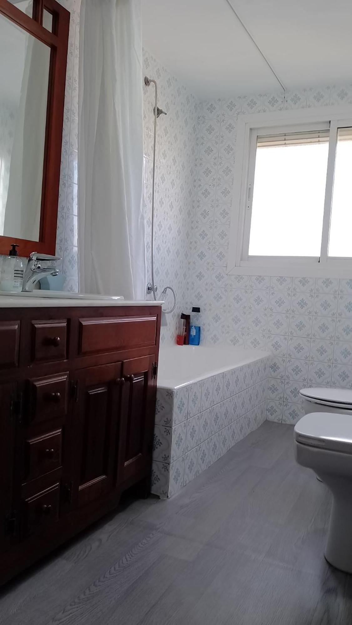 Habitacion Privada Centro Malaga Cerca Tren Maria Zambrano Y Playa Muy Buena Conexion Wifi Luaran gambar