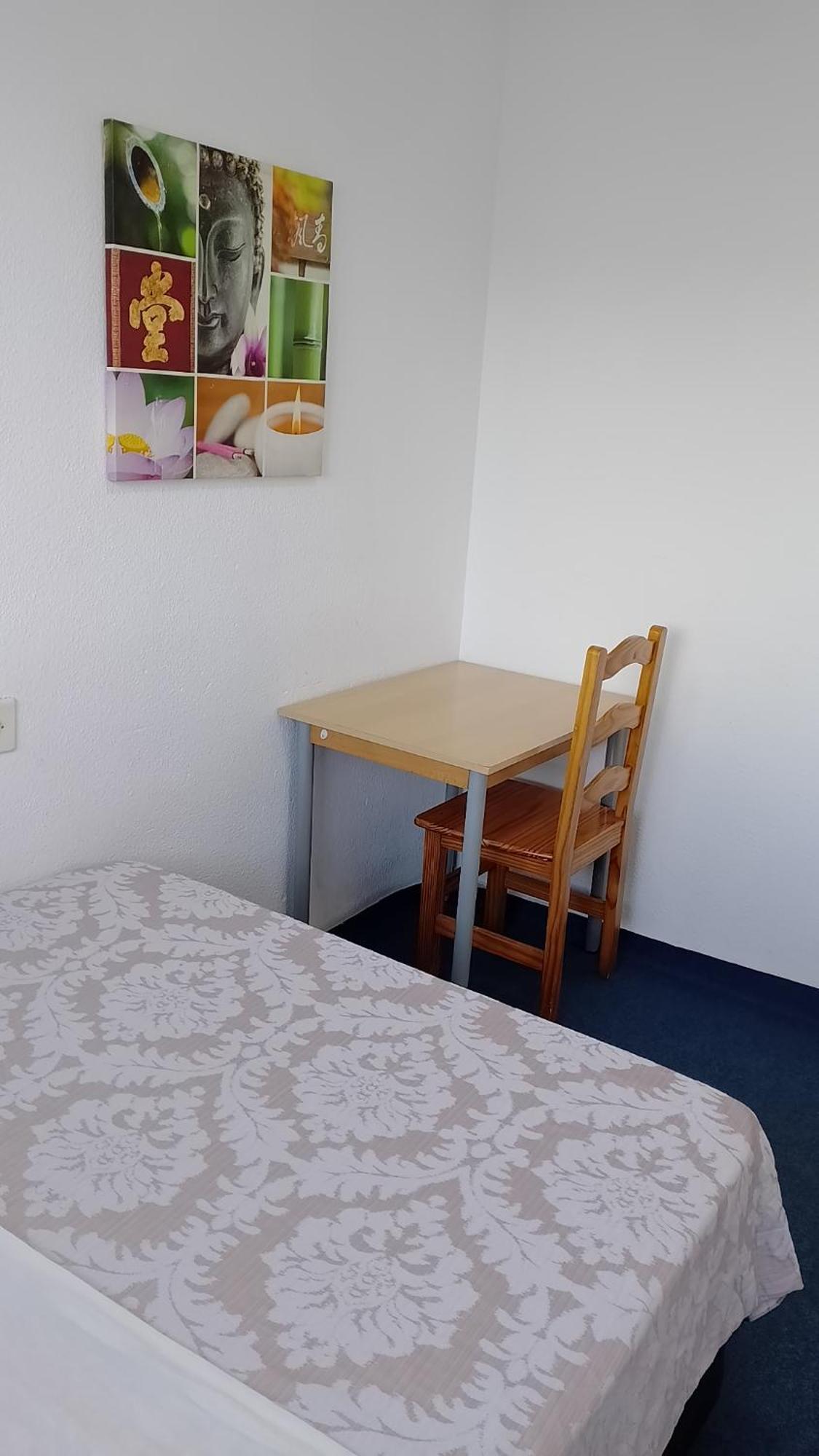 Habitacion Privada Centro Malaga Cerca Tren Maria Zambrano Y Playa Muy Buena Conexion Wifi Luaran gambar